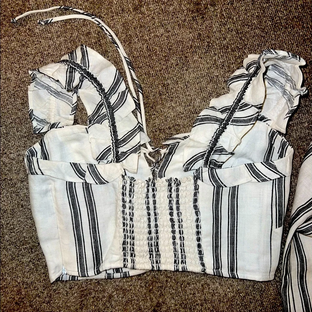 Reformation black and white linen two piece set, size 2